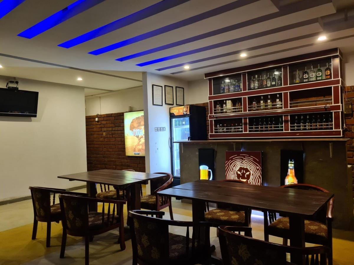 Cafe And Pub By Yasri Hotel Weligama Buitenkant foto